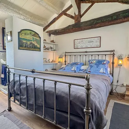 Villa Charmante Au Centre De Avec Cour