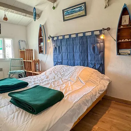 Charmante Au Centre De Avec Cour