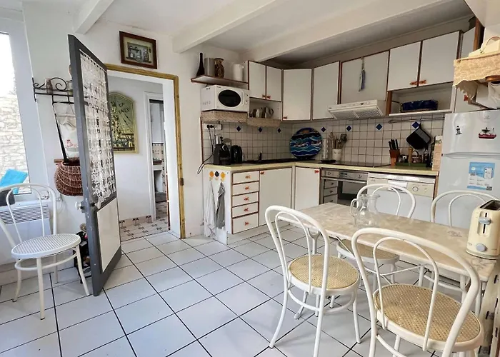 Charmante Au Centre De Avec Cour 别墅